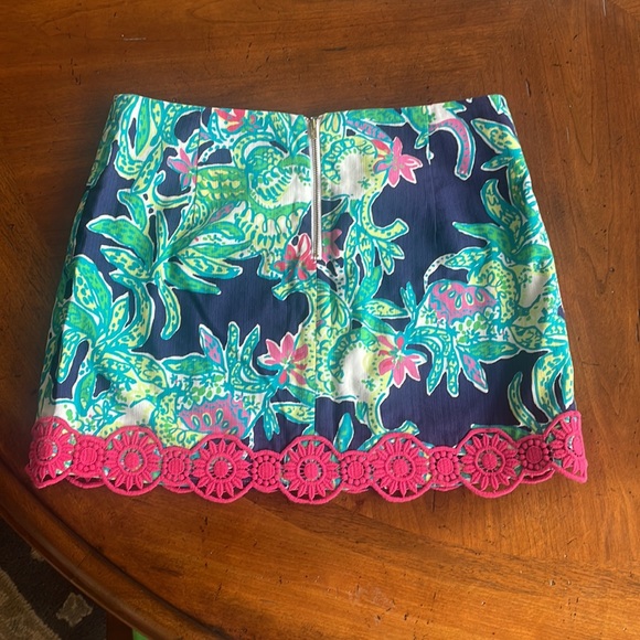 Lilly Pulitzer lined mini skirt size 8 - Picture 3 of 8